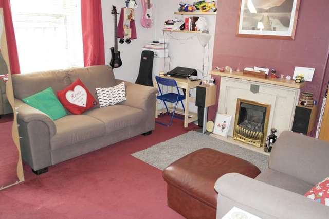  Image of 1 bedroom Detached house for sale in Gladstone Street Farsley Pudsey LS28 at Farsley, LS28 5HZ