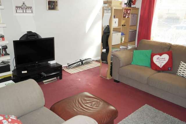  Image of 1 bedroom Detached house for sale in Gladstone Street Farsley Pudsey LS28 at Farsley, LS28 5HZ