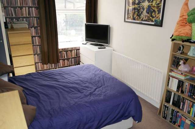  Image of 1 bedroom Detached house for sale in Gladstone Street Farsley Pudsey LS28 at Farsley, LS28 5HZ