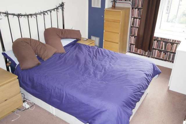  Image of 1 bedroom Detached house for sale in Gladstone Street Farsley Pudsey LS28 at Farsley, LS28 5HZ