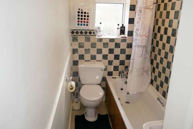  Image of 1 bedroom Detached house for sale in Gladstone Street Farsley Pudsey LS28 at Farsley, LS28 5HZ