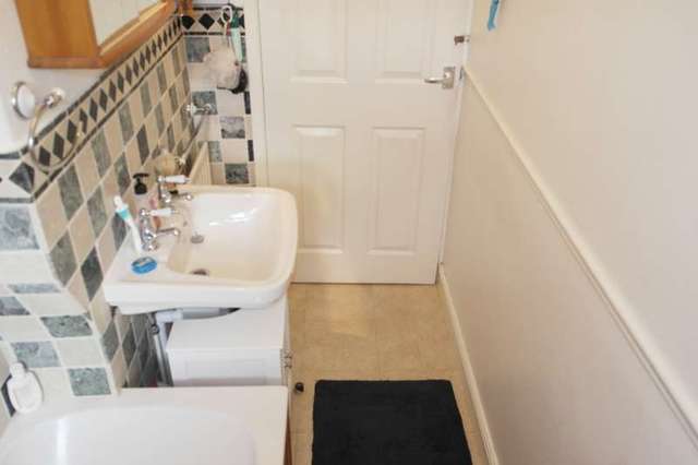  Image of 1 bedroom Detached house for sale in Gladstone Street Farsley Pudsey LS28 at Farsley, LS28 5HZ