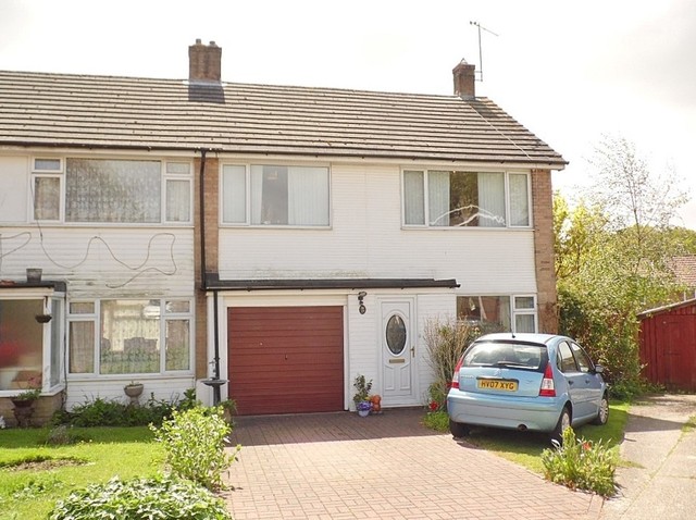  Image of 3 bedroom Semi-Detached house for sale in Gloucester Road Waterlooville PO7 at Gloucester Road  Waterlooville, PO7 7BJ