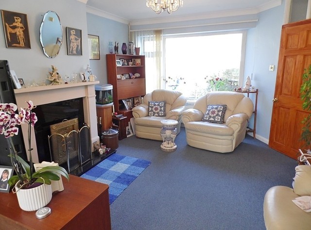  Image of 3 bedroom Semi-Detached house for sale in Gloucester Road Waterlooville PO7 at Gloucester Road  Waterlooville, PO7 7BJ
