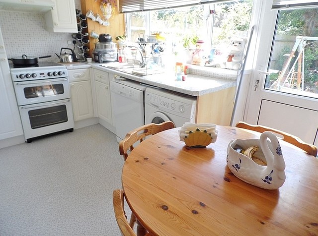  Image of 3 bedroom Semi-Detached house for sale in Gloucester Road Waterlooville PO7 at Gloucester Road  Waterlooville, PO7 7BJ