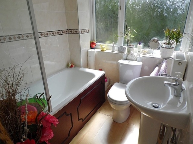  Image of 3 bedroom Semi-Detached house for sale in Gloucester Road Waterlooville PO7 at Gloucester Road  Waterlooville, PO7 7BJ