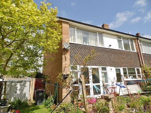  Image of 3 bedroom Semi-Detached house for sale in Gloucester Road Waterlooville PO7 at Gloucester Road  Waterlooville, PO7 7BJ