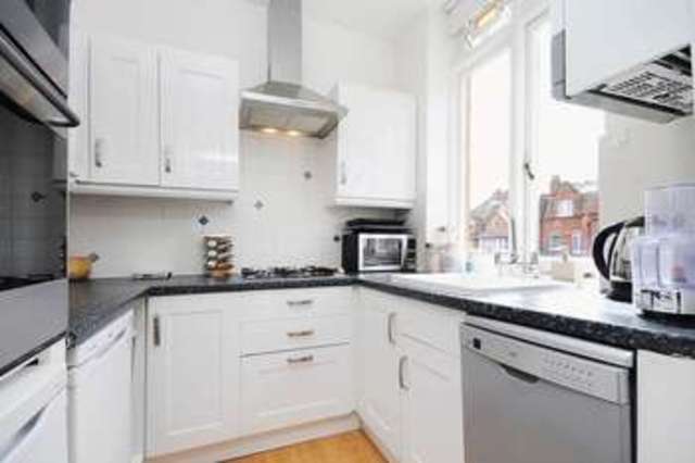  Image of 2 bedroom Flat to rent in Goldhurst Terrace London NW6 at Goldhurst Terrace South Hampstead London, NW6 3HN