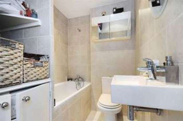  Image of 2 bedroom Flat to rent in Goldhurst Terrace London NW6 at Goldhurst Terrace South Hampstead London, NW6 3HN