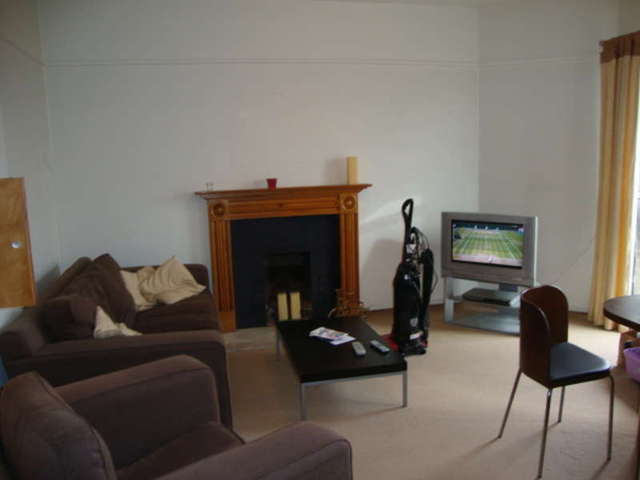  Image of 3 bedroom Flat to rent in Goldington Street London NW1 at London, NW1 1UG