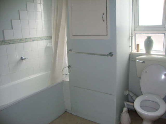  Image of 3 bedroom Flat to rent in Goldington Street London NW1 at London, NW1 1UG