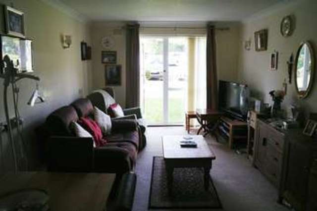  Image of 1 bedroom Flat for sale in Gordon Hill Enfield EN2 at Gordon Hill  Enfield, EN2 0QJ