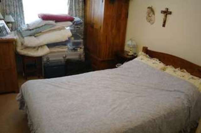  Image of 1 bedroom Flat for sale in Gordon Hill Enfield EN2 at Gordon Hill  Enfield, EN2 0QJ