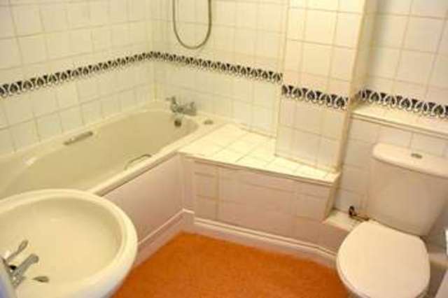 Image of 3 bedroom Flat for sale in Gordon Road Whitehall Bristol BS5 at Gordon Road Whitehall Bristol, BS5 7EE