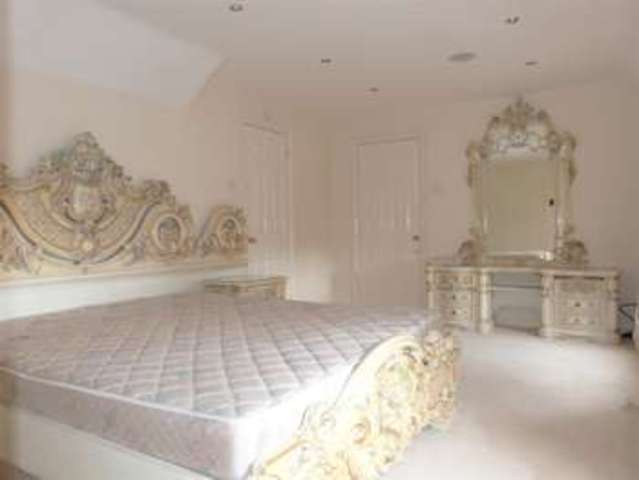  Image of 4 bedroom Detached house for sale in Goughs Lane Warfield Bracknell RG12 at Warfield Easthampstead, RG12 2PL