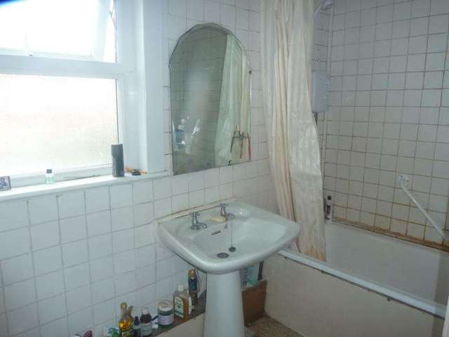  Image of 5 bedroom Detached house for sale in Grange Avenue Leeds LS7 at Leeds, LS7 4EN