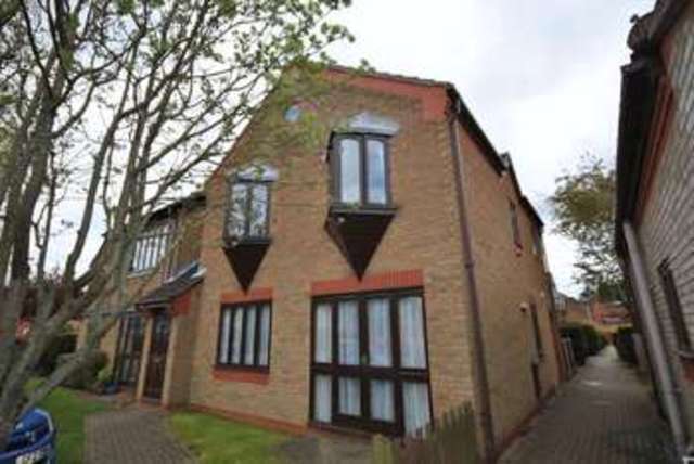  Image of 2 bedroom Flat for sale in Green Court Thorpe St. Andrew Norwich NR7 at Green Court Thorpe St Andrew Norwich, NR7 0LQ