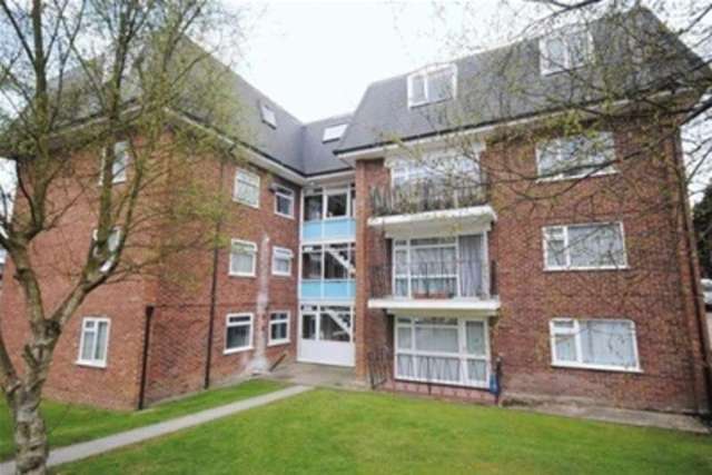  Image of 2 bedroom Flat to rent in Old Farm Drive Southampton SO18 at Southampton, SO18 2QH