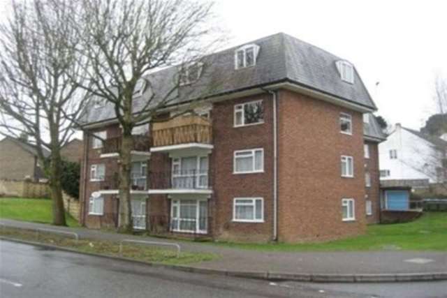  Image of 2 bedroom Flat to rent in Old Farm Drive Southampton SO18 at Southampton, SO18 2QH