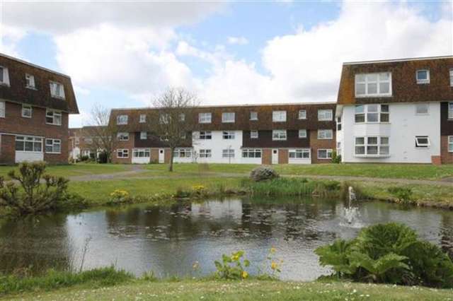  Image of 2 bedroom Flat for sale in Greystone Avenue Worthing BN13 at Durrington, BN13 1LR