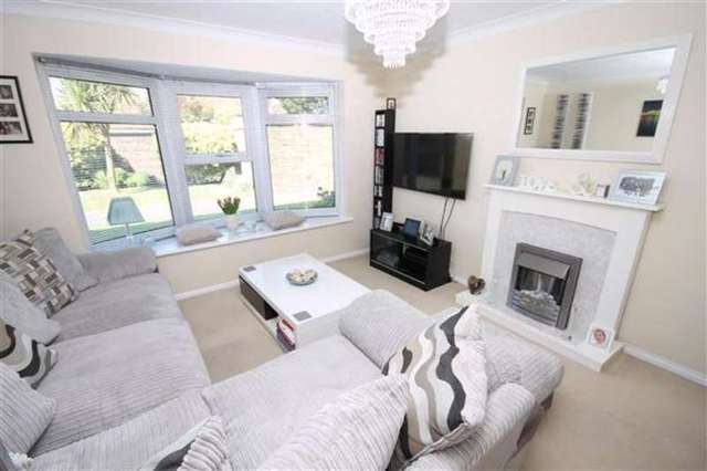  Image of 2 bedroom Flat for sale in Greystone Avenue Worthing BN13 at Durrington, BN13 1LR