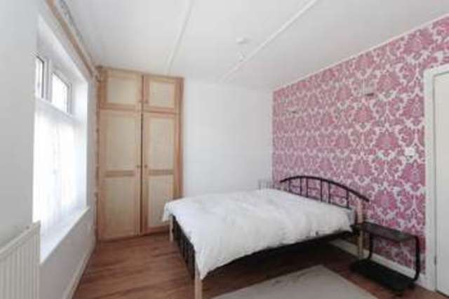  Image of 2 bedroom Terraced house for sale in Grove Hill Hessle HU13 at Grove Hill  Hessle, HU13 0RT