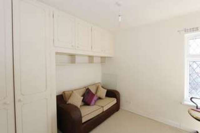  Image of 2 bedroom Terraced house for sale in Grove Hill Hessle HU13 at Grove Hill  Hessle, HU13 0RT