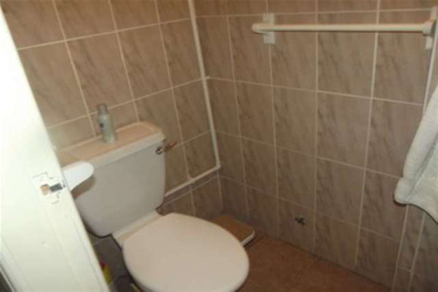  Image of 3 bedroom Semi-Detached house to rent in Grove Road Oldbury B68 at Oldbury, B68 9JL