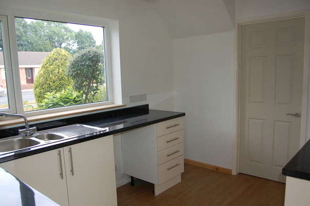  Image of 3 bedroom Detached house to rent in Gainsborough Drive Lowestoft NR32 at Lowestoft Suffolk Oulton, NR32 4NJ