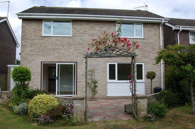  Image of 3 bedroom Detached house to rent in Gainsborough Drive Lowestoft NR32 at Lowestoft Suffolk Oulton, NR32 4NJ
