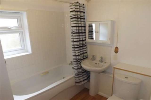  Image of 1 bedroom Flat to rent in High Street Horam Heathfield TN21 at Heathfield, TN21 0EY