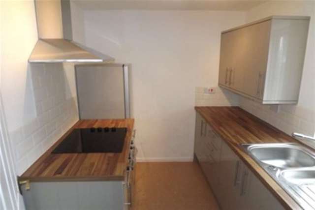  Image of 1 bedroom Flat to rent in High Street Horam Heathfield TN21 at Heathfield, TN21 0EY