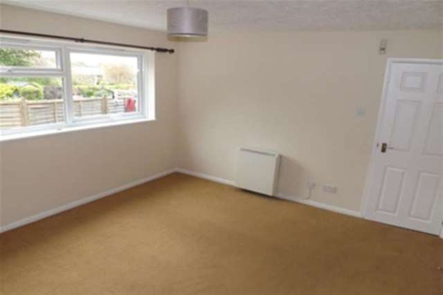  Image of 1 bedroom Flat to rent in High Street Horam Heathfield TN21 at Heathfield, TN21 0EY