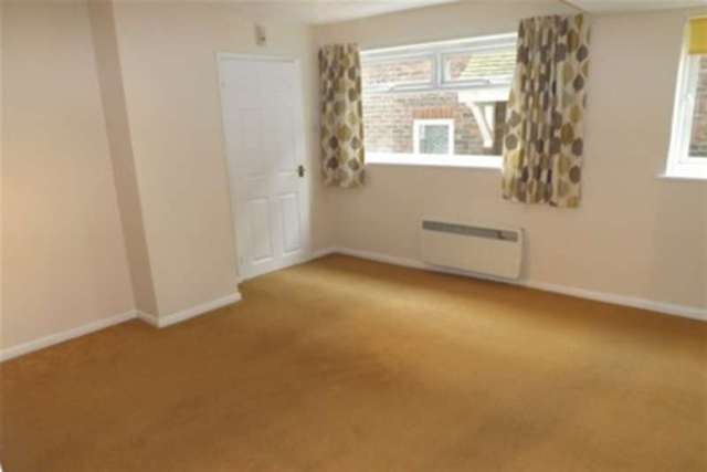  Image of 1 bedroom Flat to rent in High Street Horam Heathfield TN21 at Heathfield, TN21 0EY