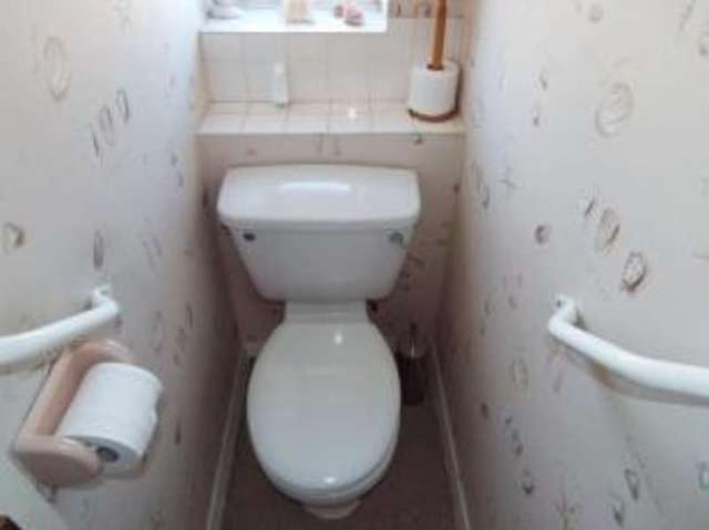  Image of 3 bedroom Terraced house for sale in Hallwicks Road Luton LU2 at Luton Bedfordshire Stopsley, LU2 9BH