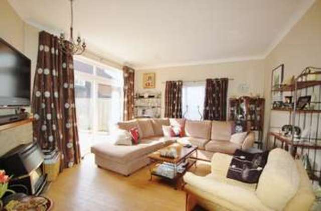  Image of 4 bedroom Detached house for sale in Hamilton Road High Wycombe HP13 at Hamilton Road  High Wycombe, HP13 5BQ