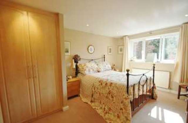  Image of 4 bedroom Detached house for sale in Hamilton Road High Wycombe HP13 at Hamilton Road  High Wycombe, HP13 5BQ