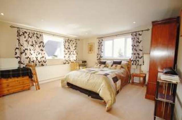  Image of 4 bedroom Detached house for sale in Hamilton Road High Wycombe HP13 at Hamilton Road  High Wycombe, HP13 5BQ