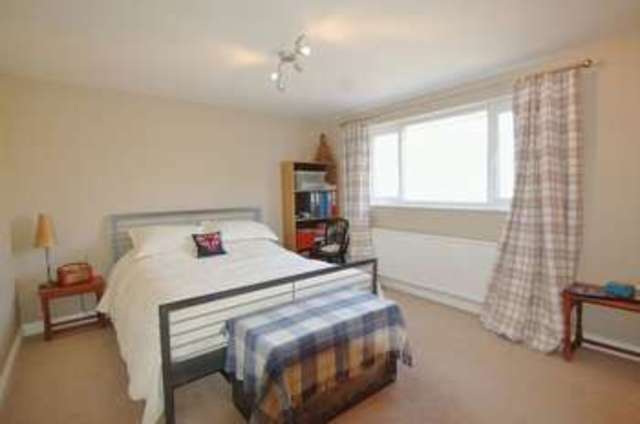  Image of 4 bedroom Detached house for sale in Hamilton Road High Wycombe HP13 at Hamilton Road  High Wycombe, HP13 5BQ