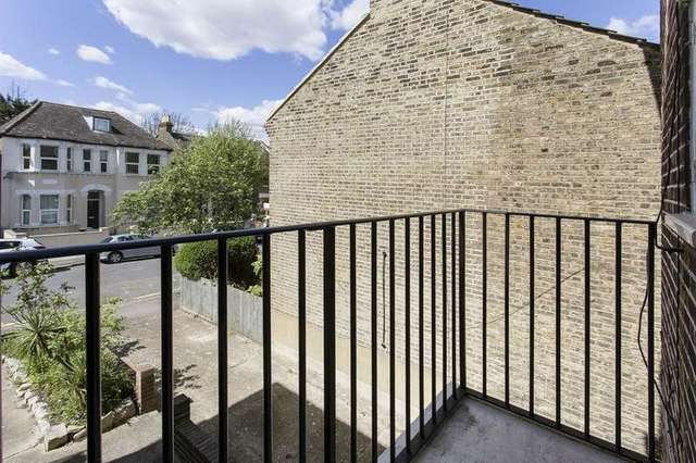  Image of 2 bedroom Flat for sale in Hamilton Road London SW19 at Hamilton Road  London, SW19 1JE