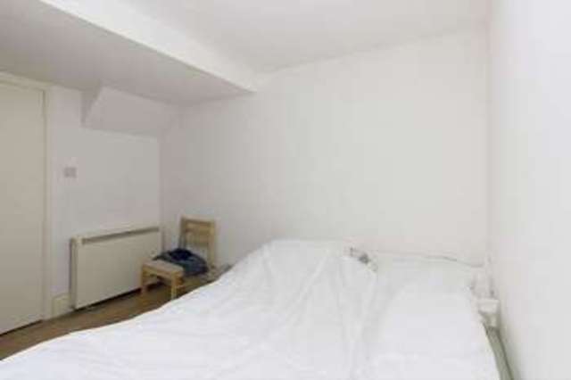  Image of Flat to rent in Hanbury Street London E1 at Hanbury Street  London, E1 6QR