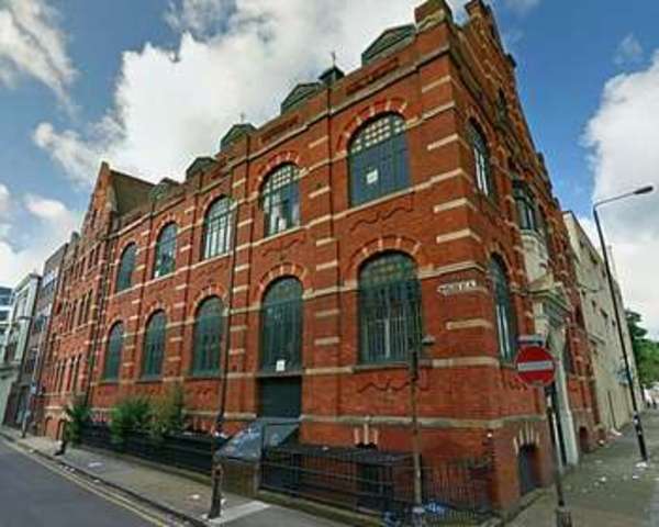  Image of Flat to rent in Hanbury Street London E1 at Hanbury Street  London, E1 6QR