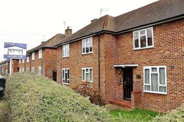  Image of 1 bedroom Flat for sale in Hanson Drive Loughton IG10 at Hanson Drive  Loughton, IG10 2EA
