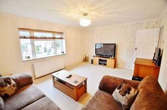  Image of 1 bedroom Flat for sale in Hanson Drive Loughton IG10 at Hanson Drive  Loughton, IG10 2EA