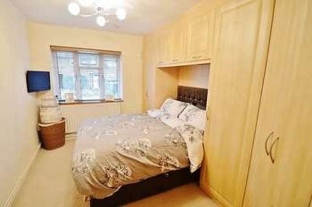  Image of 1 bedroom Flat for sale in Hanson Drive Loughton IG10 at Hanson Drive  Loughton, IG10 2EA