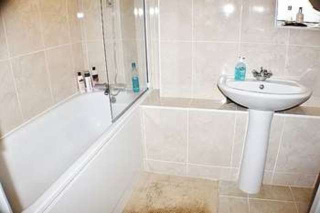  Image of 1 bedroom Flat for sale in Hanson Drive Loughton IG10 at Hanson Drive  Loughton, IG10 2EA