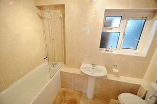  Image of 1 bedroom Flat for sale in Hanson Drive Loughton IG10 at Hanson Drive  Loughton, IG10 2EA