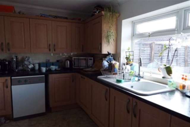  Image of 3 bedroom Bungalow to rent in Hardingham Road Hingham Norwich NR9 at Norwich, NR9 4LX