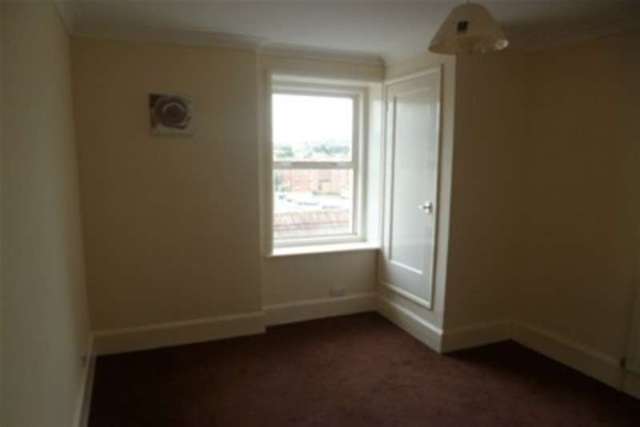 Image of 3 bedroom Flat to rent in Hardres Street Ramsgate CT11 at Ramsgate, CT11 8QD