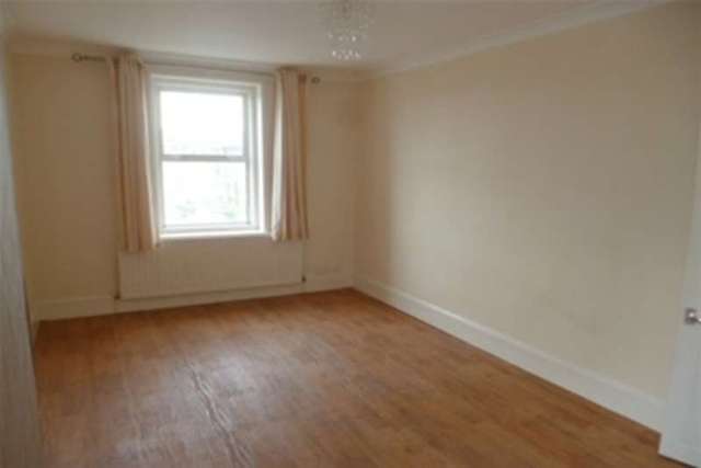  Image of 3 bedroom Flat to rent in Hardres Street Ramsgate CT11 at Ramsgate, CT11 8QD